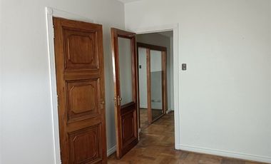 Oficina en Arriendo en Ahumada con Plaza de Armas
