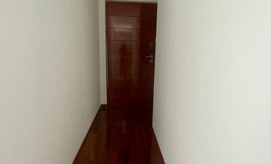 ALQUILER DE DEPARTAMENTO CON ESTACIONAMIENTO EN SURCO