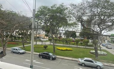 ALQUILER DE DEPARTAMENTO CON ESTACIONAMIENTO EN SURCO