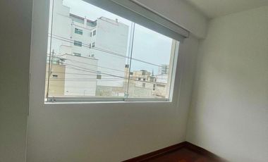 ALQUILER DE DEPARTAMENTO CON ESTACIONAMIENTO EN SURCO