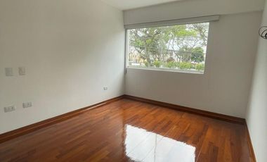 ALQUILER DE DEPARTAMENTO CON ESTACIONAMIENTO EN SURCO