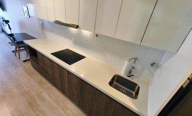 Alquiler de Ensueño: Loft de Lujo con Balcón y Vista al Mar en Estudio 4, Barranco