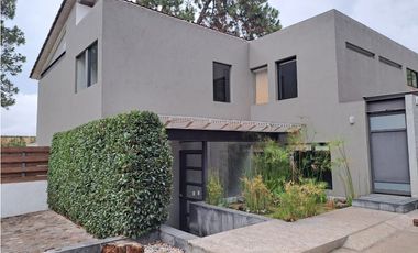CASA EN VENTA EN CONDOMINIO AVANDARO