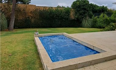 CASA EN VENTA EN CONDOMINIO AVANDARO