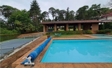 CASA EN VENTA EN CONDOMINIO AVANDARO