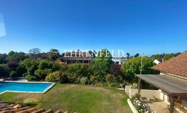 Pinares de Montemar, Concón. Casa en  de 1150 m2 de terreno.