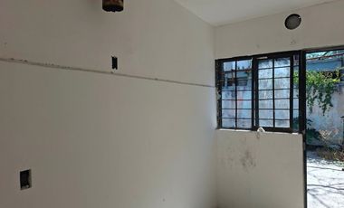 CASA EN VENTA EN COL. DEL LAGO EN SAN NICOLAS DE LOS GARZA NUEVO LEON