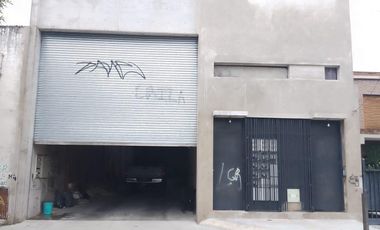 EXCELENTE OPORTUNIDAD A ESTRENAR - GALPON 430m2 - CON 6 DEPARTAMENTOS 2 Amb  - SAN JUSTO