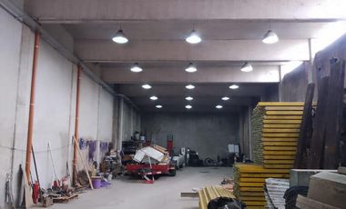 EXCELENTE OPORTUNIDAD A ESTRENAR - GALPON 430m2 - CON 6 DEPARTAMENTOS 2 Amb  - SAN JUSTO