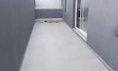 EXCELENTE OPORTUNIDAD A ESTRENAR - GALPON 430m2 - CON 6 DEPARTAMENTOS 2 Amb  - SAN JUSTO