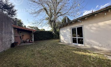 Venta Casa de 3 dormitorios en Temperley Este.