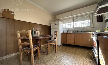 Venta Casa de 3 dormitorios en Temperley Este.