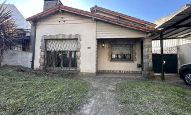 Venta Casa de 3 dormitorios en Temperley Este.