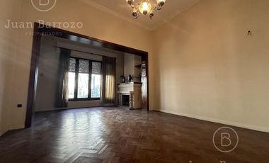 Venta Casa de 3 dormitorios en Temperley Este.