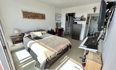 Impecable Departamento en venta, en TORRE AWWA. Con vista al rio. Piso alto Sobre Av. Libertador!!