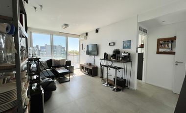 Impecable Departamento en venta, en TORRE AWWA. Con vista al rio. Piso alto Sobre Av. Libertador!!