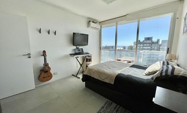 Impecable Departamento en venta, en TORRE AWWA. Con vista al rio. Piso alto Sobre Av. Libertador!!
