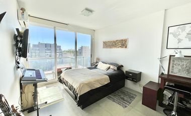 Impecable Departamento en venta, en TORRE AWWA. Con vista al rio. Piso alto Sobre Av. Libertador!!