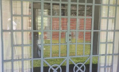 Casa antigua en  Venta a metros de Libertador al rio