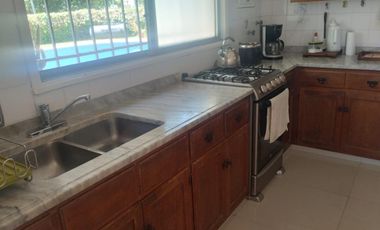 Casa antigua en  Venta a metros de Libertador al rio