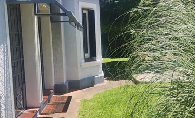 Casa antigua en  Venta a metros de Libertador al rio