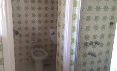 Casa antigua en  Venta a metros de Libertador al rio