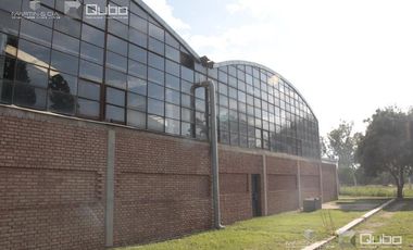 Galpon sobre Avenida Malvinas