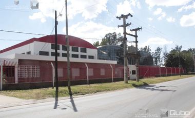 Galpon sobre Avenida Malvinas