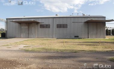 Galpon sobre Avenida Malvinas