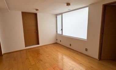 Casa en renta Lomas Virreyes, en calle cerrada con vigilancia