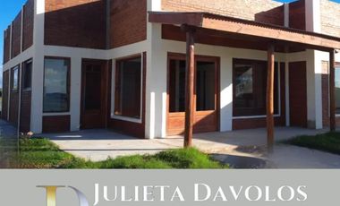 Casa a Laguna en Venta 4 Ambientes San Sebastián Área 8