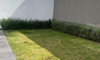 ESTRENA HERMOSA CASA A 1 MINUTO DE LA 11 SUR Y  AVE.MARGARITAS