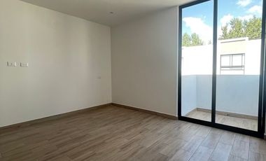 ESTRENA HERMOSA CASA A 1 MINUTO DE LA 11 SUR Y  AVE.MARGARITAS