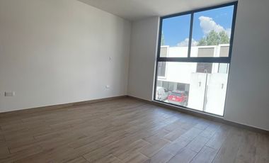 ESTRENA HERMOSA CASA A 1 MINUTO DE LA 11 SUR Y  AVE.MARGARITAS