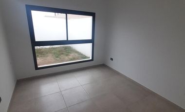 Duplex alquiler 2 dormitorios 1 baño con patio San Ignacio Village