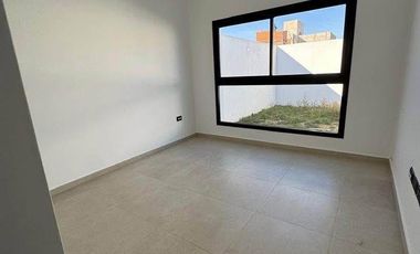 Duplex alquiler 2 dormitorios 1 baño con patio San Ignacio Village