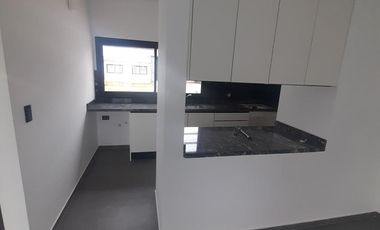 Duplex alquiler 2 dormitorios 1 baño con patio San Ignacio Village