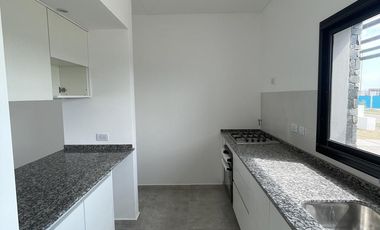 Duplex alquiler 2 dormitorios 1 baño con patio San Ignacio Village