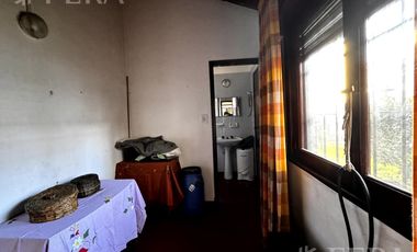 Venta de casa de 5 ambientes con cochera y quincho en Wilde