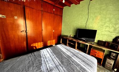 Venta de casa de 5 ambientes con cochera y quincho en Wilde