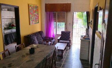 Casa-Venta-4 amb., Fondo c/quincho/Garagae/Lavadero/Jardin-Isidro Casanova