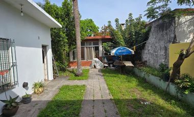 Casa-Venta-4 amb., Fondo c/quincho/Garagae/Lavadero/Jardin-Isidro Casanova