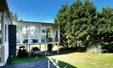 Casa en Venta en Costa Esmeralda con fondo libre