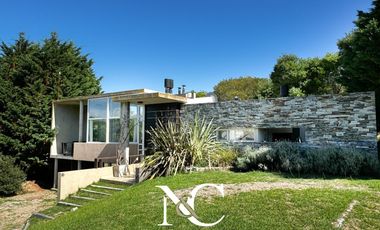 Casa en Venta en Costa Esmeralda con fondo libre