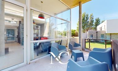 Casa en Venta en Costa Esmeralda con fondo libre