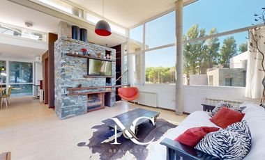 Casa en Venta en Costa Esmeralda con fondo libre