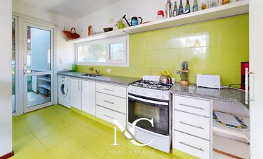 Casa en Venta en Costa Esmeralda con fondo libre