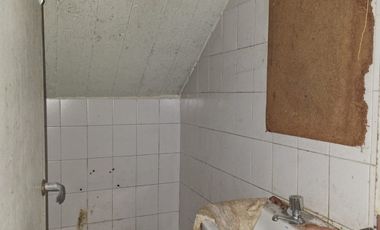 Av. Alberdi 410 bis  local