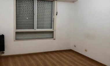 Venta de Departamento 3 ambientes en Bernal ( 25641)