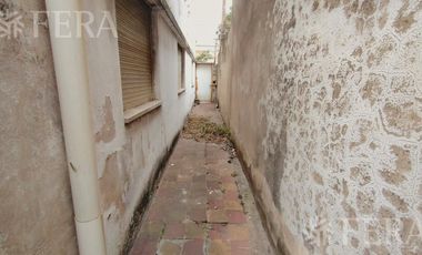 Venta de Casa 5 ambientes con cochera en Sarandi